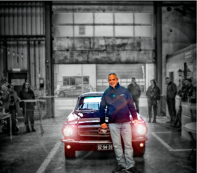 Magazijnmeester Johan van de Bank jubileert