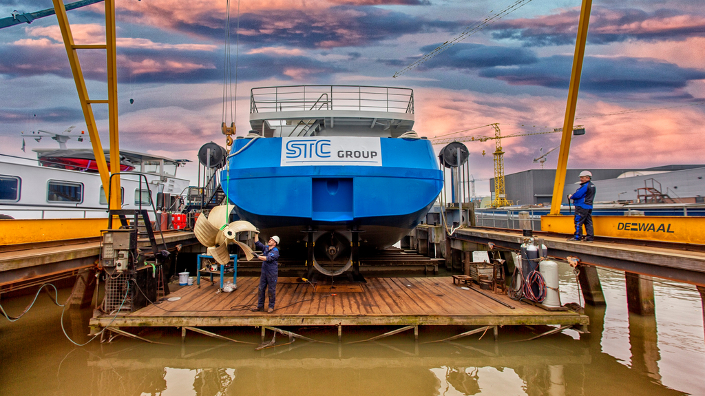 STC opleidingsschip AB INITIO